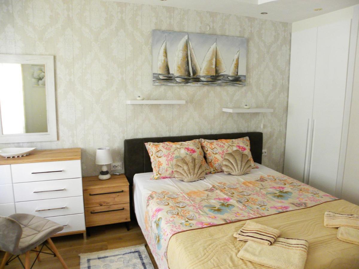Apartments Aleksandra Risan Ngoại thất bức ảnh
