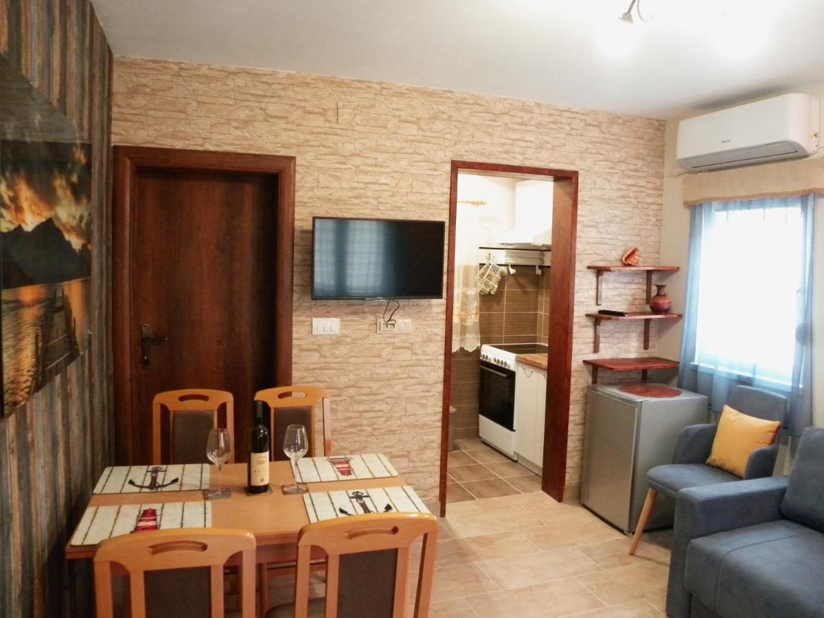 Apartments Aleksandra Risan Ngoại thất bức ảnh